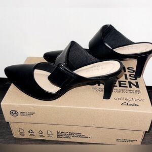 Never worn Clarks Heels